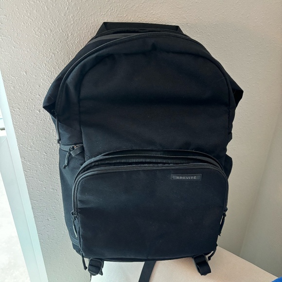 Brevite Jumper Backpack- LARGE triple black, like New - Picture 2 of 4